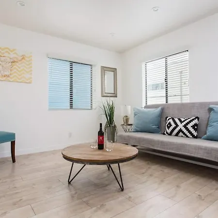 Sunny 1 Bedroom In The Heart Of Venice Beach - #4-3